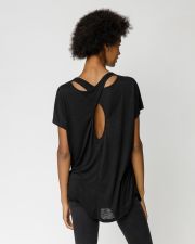 BLACK WOMEN'S ROUND NECK T-SHIRT