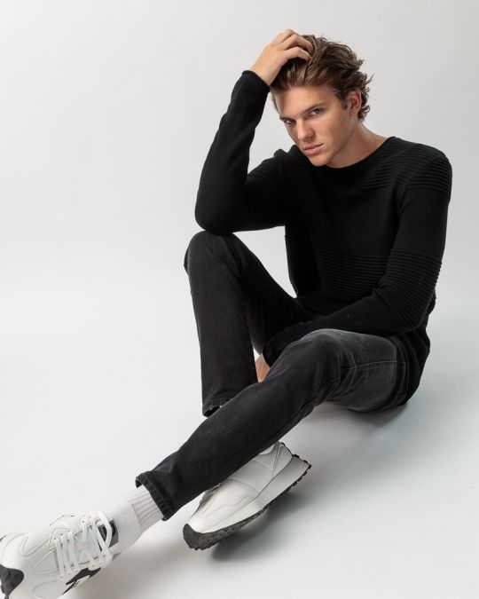 BLACK MEN'S KNITTED SWEATER 1D23FW6012LS1101