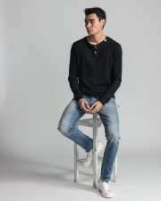 BLACK MEN'S LONG-SLEEVE T-SHIRT