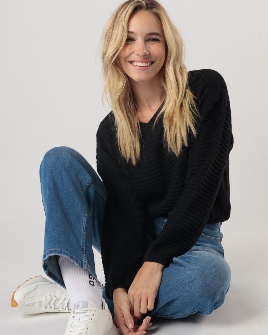 BLACK WOMEN'S KNITTED SWEATER 2D24FW6511LS1101