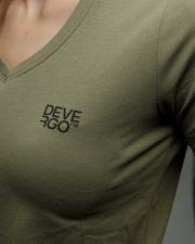 KHAKI WOMEN'S V-NECK SHORT SLEEVE T-SHIRT