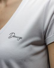 WHITE WOMEN'S V-NECK SHORT SLEEVE T-SHIRT