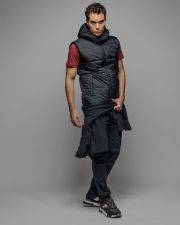 BLACK MEN'S HOODED VEST