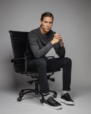 BLACK MEN'S KNITTED SWEATER