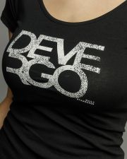 BLACK WOMEN'S SHORT SLEEVE T-SHIRT