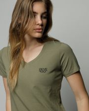 KHAKI WOMEN'S V-NECK SHORT SLEEVE T-SHIRT