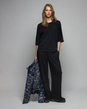 BLACK WOMEN'S SHORT SLEEVE T-SHIRT