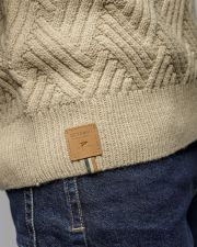 BEIGE MEN'S KNITTED TURTLENECK SWEATER