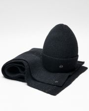 WOMEN'S KNITTED BEANIE