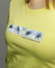 YELLOW WOMEN'S SHORT SLEEVE T-SHIRT